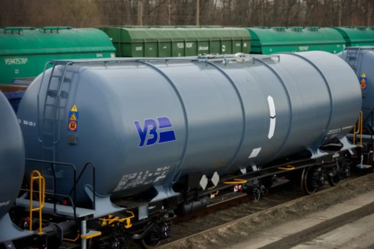 “Укрзалізниця” вперше доставила нафтопродукти з Німеччини у власних вагонах