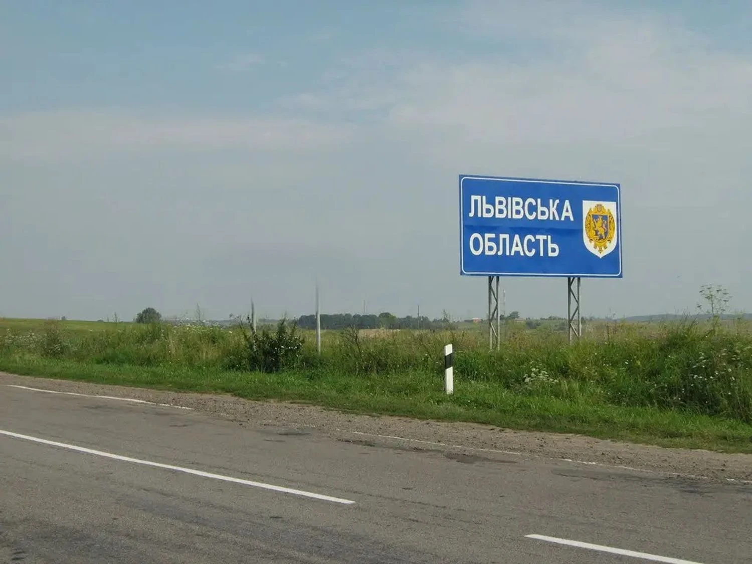 Влаштував погром і побив працівницю на пошті: чоловіка на Львівщині затримували з КОРДом