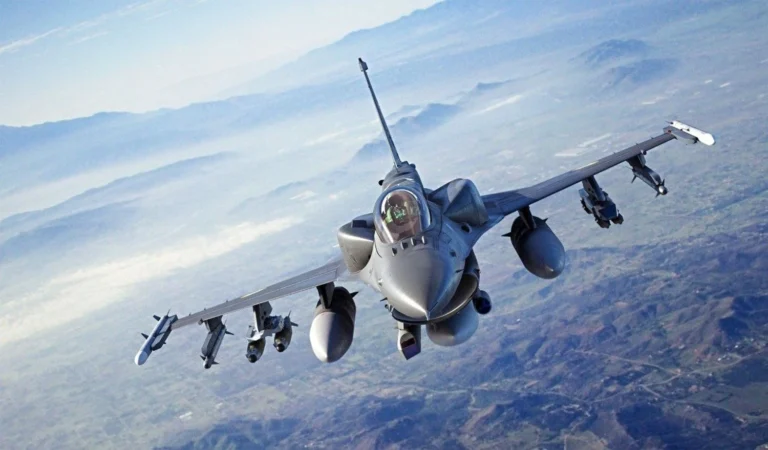 Польща підписала угоду щодо модернізацію своїх винищувачів F-16 на суму 3,8 млрд дол – Bloomberg
