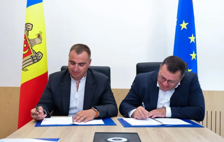 Українська компанія реконструює 43-кілометрову ділянку дороги в Молдові: деталі угоди