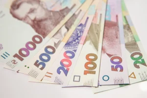 Курс валют на 14 серпня: гривня девальвувала