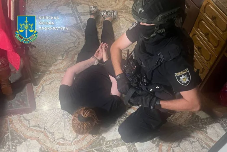 Викрито шахраїв, які за 5,6 млн грн обіцяли змінити статтю затриманому за контрабанду