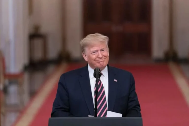 “путін намагається підготувати ґрунт для угоди”: Трамп прокоментував удари рф по Україні