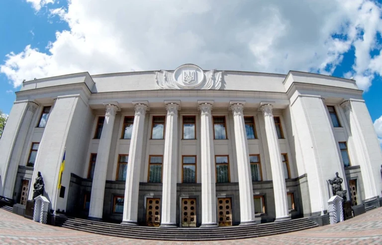 Відновлення трансляції засідань парламенту: в Раду подали постанову