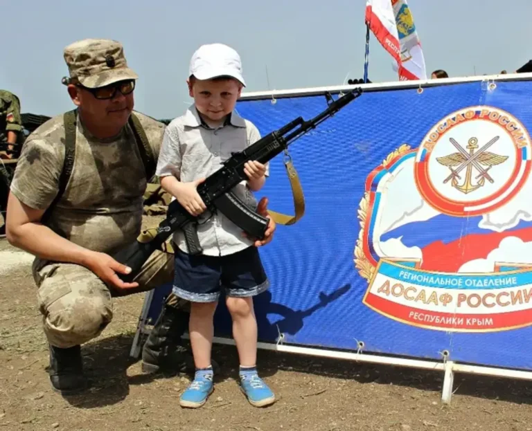 росія перетворює школи на ТОТ України у військові полігони – ЦНС