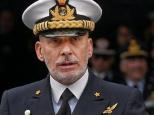 Для переговорів рф та України потрібне припинення вогню - голова Військового комітету НАТО