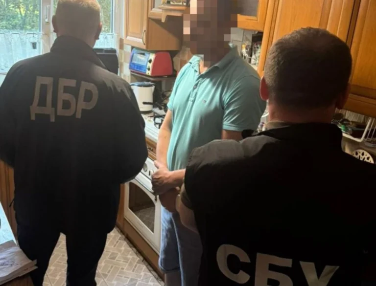Отримав 8000 доларів за ухилення родича від мобілізації: на Львівщині оголосили підозру судді