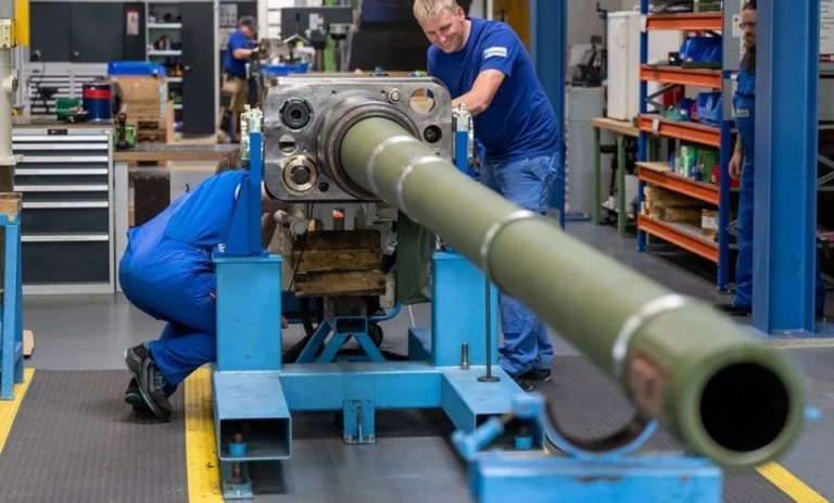 Україна виробляє 60% власної зброї та будує завод у Данії