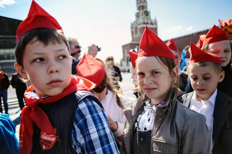 кремль встановлює тотальний контроль за російською молоддю – Служба Зовнішньої Розвідки України