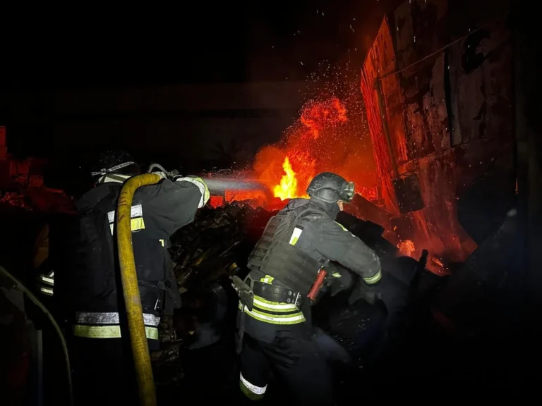 З початку вересня рф випустила по Україні понад 3,5 тис. дронів, майже 190 ракет та понад 2,5 тис. КАБів – Зеленський