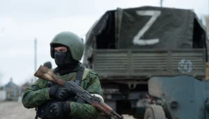 Змушують битися до смерті або кидають в ями без води та їжі: окупанти сформували мобільні групи для розправи над дезертирами