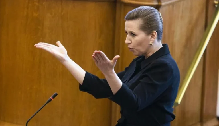 Прем’єрка Данії закликає до Різдва ухвалити рішення щодо репараційних кредитів для України