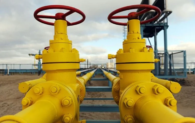 Україна змушена імпортувати 5,8 млрд кубометрів газу через удари рф по об’єктах “Нафтогазу” – ЗМІ