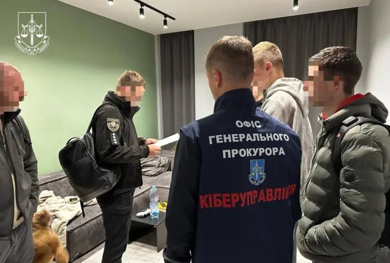 Українець відмивав мільйони доларів США через фіктивні компанії: йому загрожує 20 років в’язниці