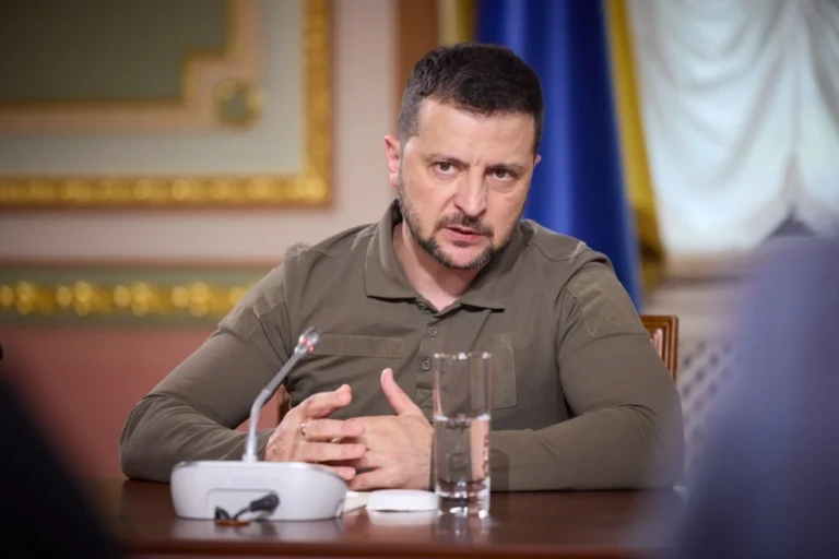 У рф не було б жодної ракети й більшості дронів, якби вона не могла купувати компоненти західного виробництва – Зеленський