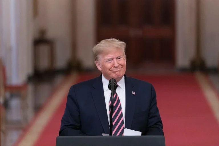 Адміністрація Трампа планує скоротити прийом США біженців до рекордно низького рівня – NYT