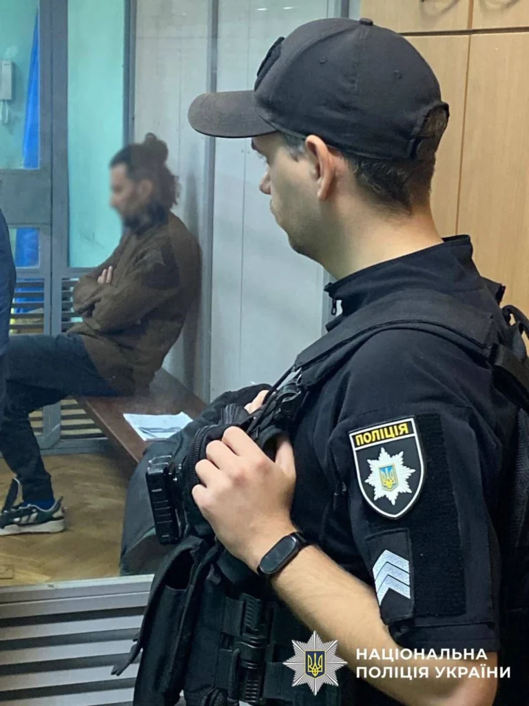 Водія Mercedes, який побив велосипедиста, взяли під варту на 30 діб без права внесення застави