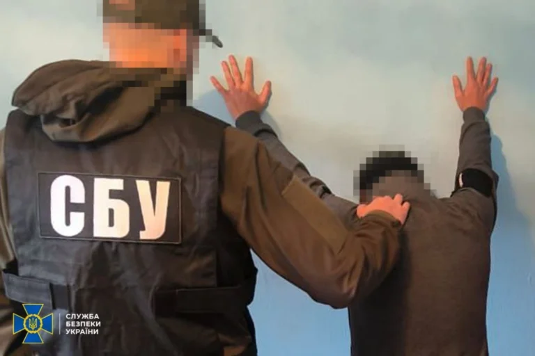 Збирали допомогу на ЗСУ під виглядом військових: у Запоріжжі ділки “заробили” на гуманітарці понад 8 млн грн