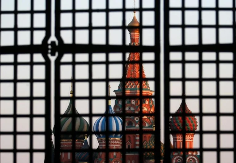 У кремлі вважають, що мирний процес “блокують”, тоді як рф начебто “готова до переговорів”