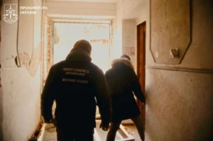 Катували українців під час окупації Ізюма та Херсона: ідентифікували трьох військових рф, одного з них засуджено до довічного