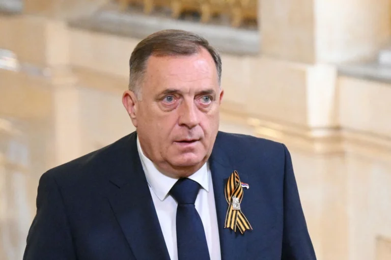 Республіка Сербська офіційно відсторонила Мілорада Додіка: призначено тимчасову президентку