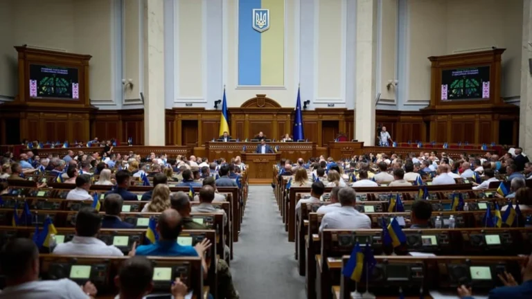 Правки до держбюджету-2026: Верховна Рада працювала майже до комендантської години