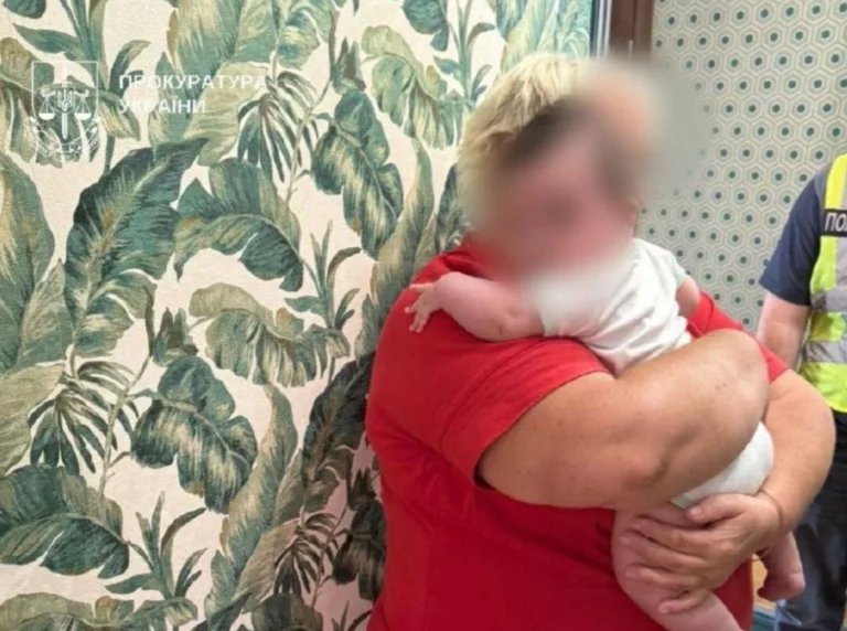 У Києві викрито спробу продажу немовля: під підозрою представники приватної клініки