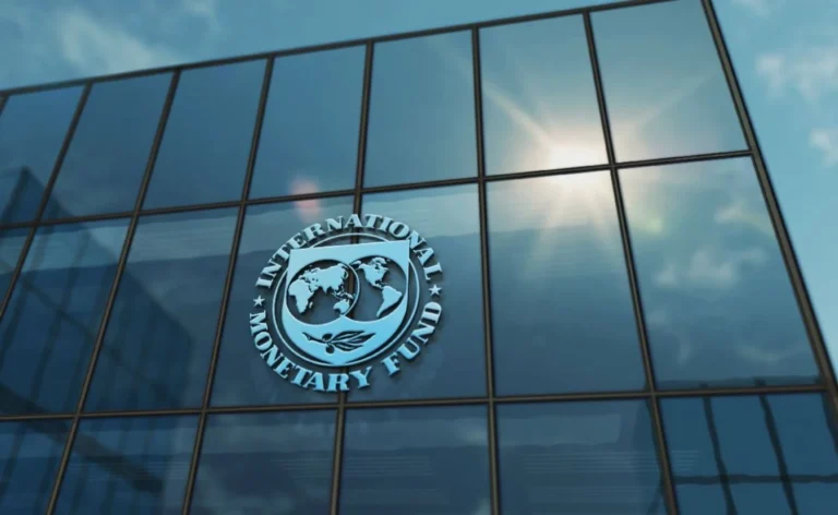 МВФ може заблокувати фінансову підтримку Києва без надання Україні позики, забезпеченої “замороженими” коштами рф – Рolitico