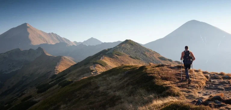 В Україні туристичний збір зріс на 20% у сезон відпусток: які регіони заробили найбільше