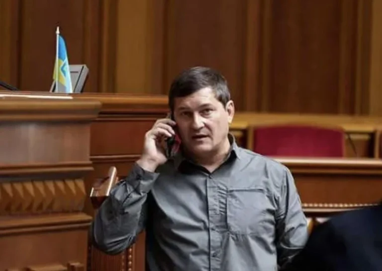 Ректор-втікач продовжує працювати у Державному біотехнологічному університеті: у МОН ігнорують вирок суду щодо нардепа Андрія Одарченка