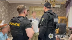 Україна екстрадувала до Чехії учасника міжнародної шахрайської організації, якого розшукував Інтерпол