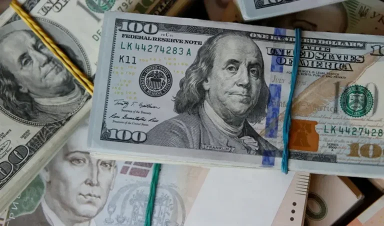 Долар США досяг тримісячного максимуму напередодні нових економічних даних – Reuters