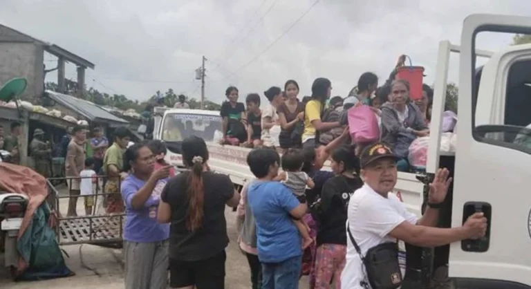 Філіппіни проводять масову евакуацію населення через наближення супертайфуну “Фунг-Вонг”