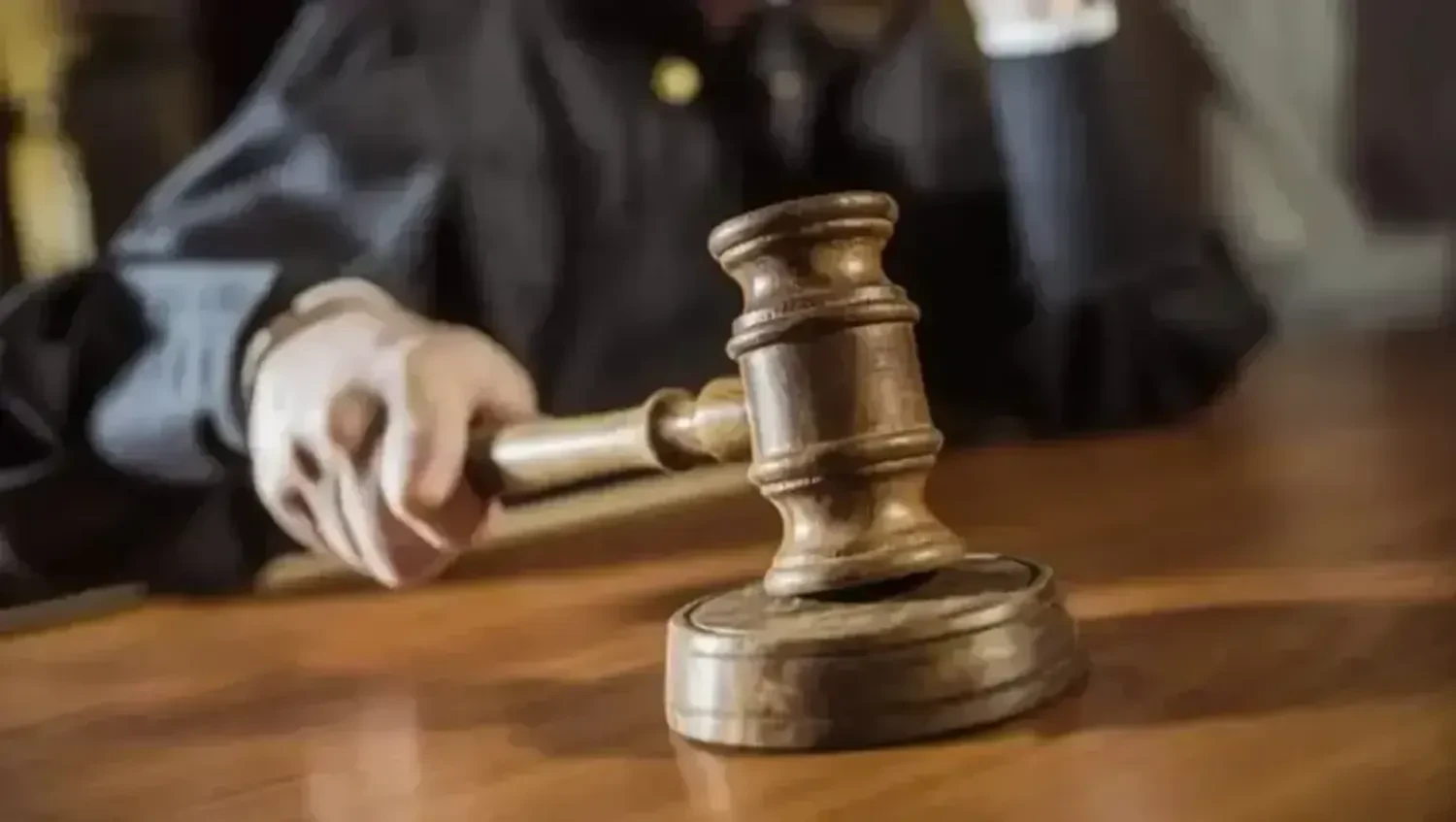 Суд у Києві обирає запобіжний захід Дмитру Басову - фігуранту