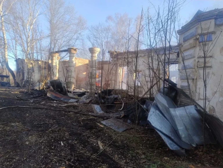 росія зруйнувала садибу Хрущових на Сумщині – пам’ятку, пов’язану з Шевченком