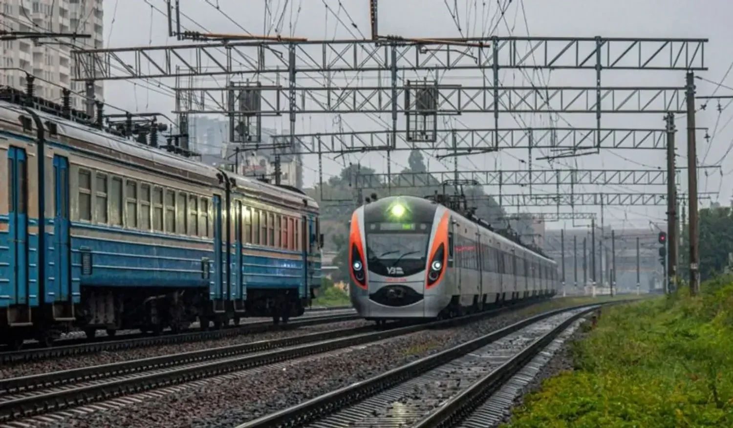 "Укрзалізниця" прискорила поїзди до Варшави: змінено графік руху