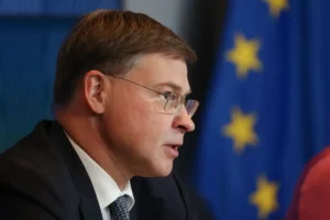Комісар ЄС з економіки закликав G7 пришвидшити виплату Україні $50 млрд