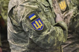 Військові контракти, військова підготовка та можливість проходження служби іноземцями: уряд ухвалив низку рішень для війська