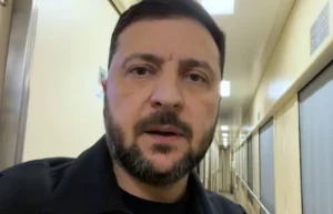 "Конструктивна, хоч і непроста": Зеленський розповів про розмову з американцями та поділився планами на тижденьПрезидент України наступного тижня відвідає Лондон і Брюссель для обговорення безпекових питань, підтримки стійкості та пакетів
захисту. Українська делегація провела розмови з представниками президента США, "продовжуємо працювати".Політика • 21:57 • 1960 перегляди