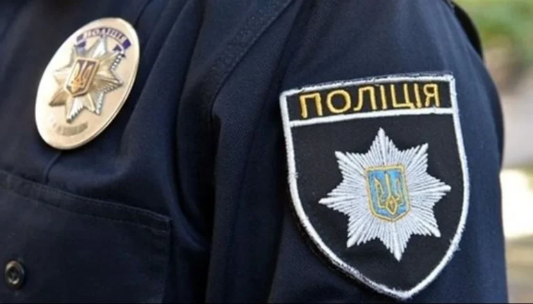 Запросив 16-річну дівчину додому, напоїв та зґвалтував: у Києві затримали та відправили під варту 51-річного чоловіка