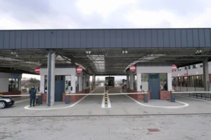 Прикордонники попередили про тимчасове сповільнення руху на кордоні з Польщею через технічні роботи