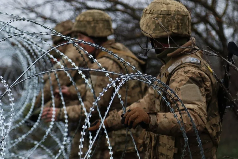 98 бойових зіткнень відбулося з початку доби, ворог активний на Покровському та Костянтинівському напрямках – Генштаб