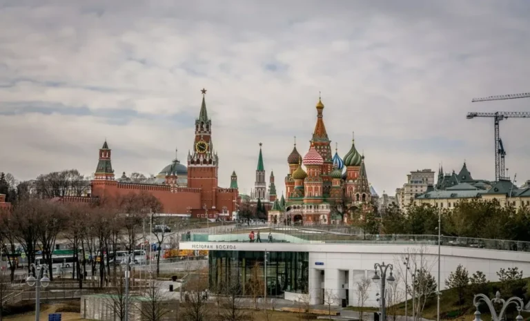 кремль використовує “антиколоніальну” риторику для просування впливу в країнах Глобального Півдня – ЦПД