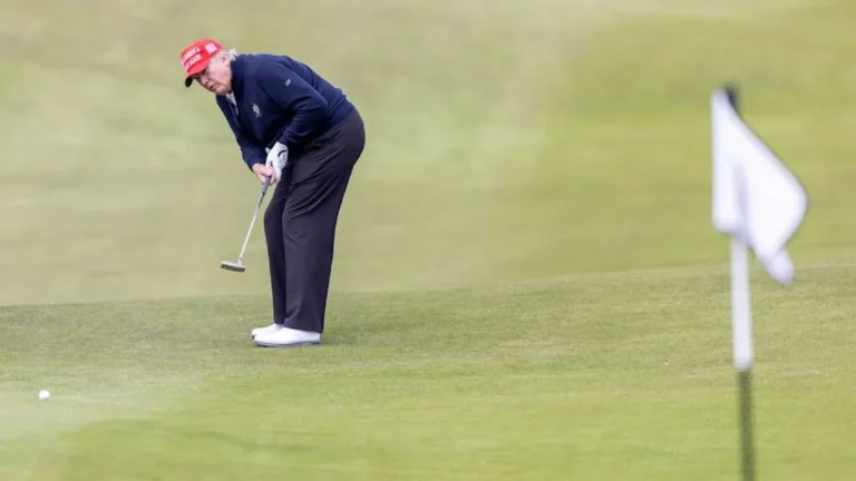 Трамп перед зустріччю із Зеленським вирушив пограти у гольф – ЗМІ