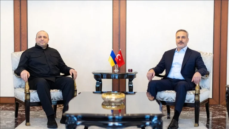 Умєров приїхав на переговори до міністра закордонних справ Туреччини в Анкару