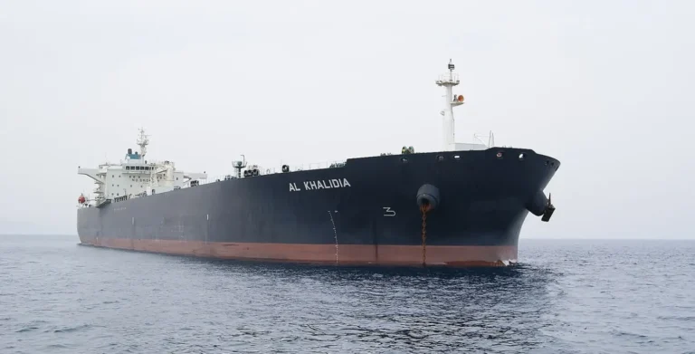 “Тіньовий флот” шукає захисту у росії після захоплення танкерів США – Bloomberg