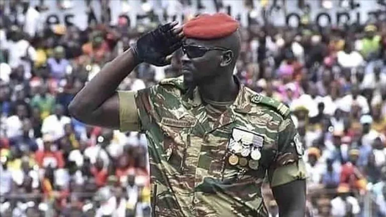 Мамаді Думбуя офіційно став президентом Гвінеї після чотирьох років військового переходу