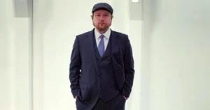 Блогер Володимир Петров звільнений з Національного військового меморіального кладовища