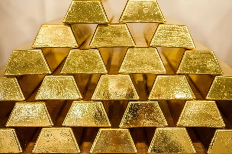 Goldman Sachs підвищив прогноз ціни на золото на кінець року до $5400