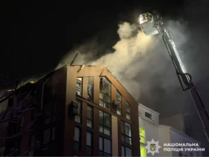 Трагічна ніч на Київщині: 4-річну дитину винесли з охопленої вогнем квартири, а мати з чоловіком загинули через атаку рф